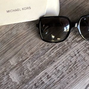Michael Kors Sun glasses ☀️
